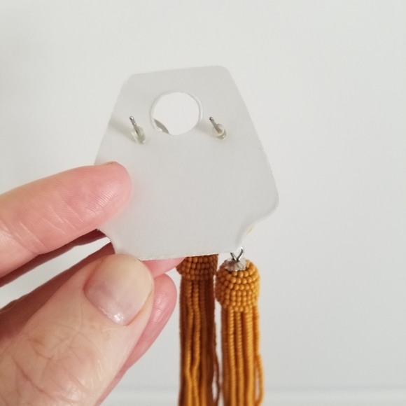 NWT Beaded tassel drop earrings - Picture 4 of 6